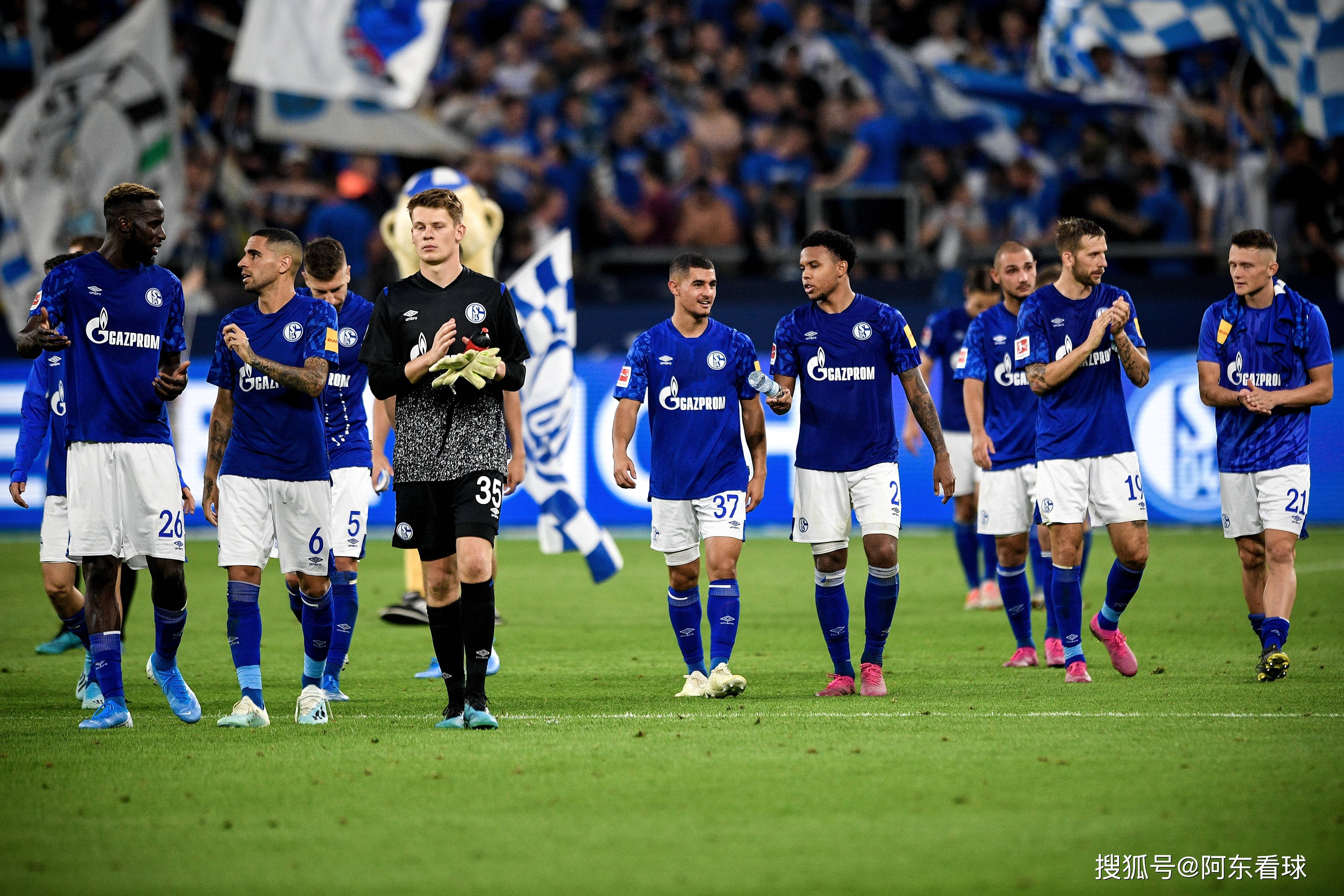 里昂主场大胜特鲁瓦,一口气冲向前排 里昂主场大胜特鲁瓦,一口气冲向前排